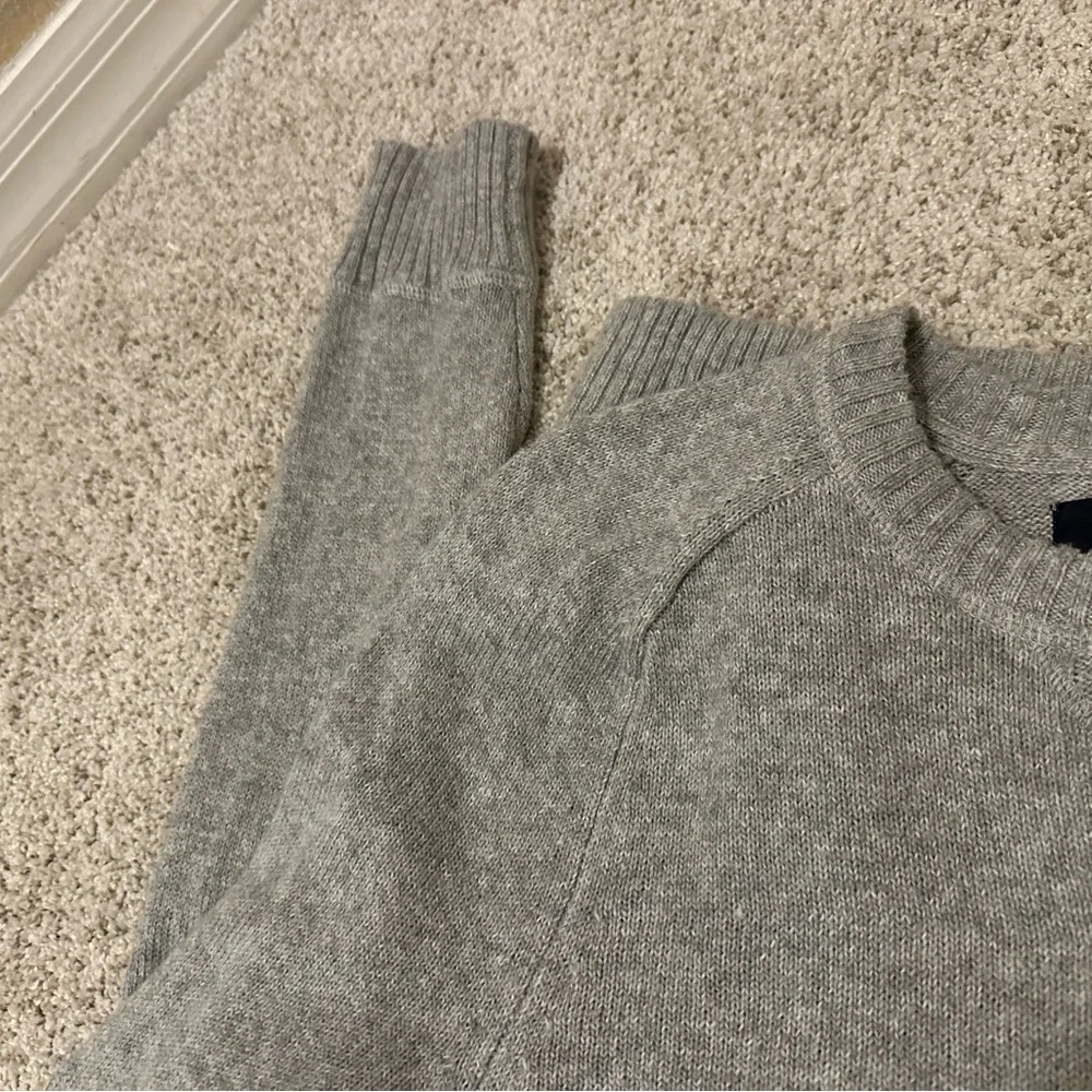 Men’s American Eagle Gray Knit Sweater Size M Crewneck Lightweight - Picture 3 of 5